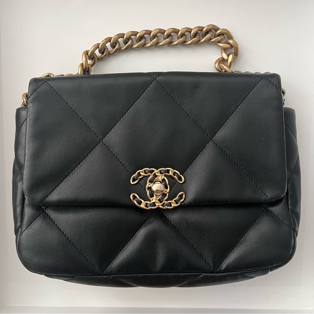 CHANEL Goatskin Quilted Medium Chanel 19 Flap Black